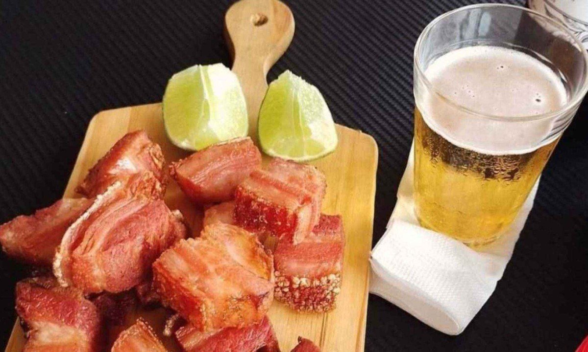 No Sô Bar, a cerveja nunca é pouca e o gelo nunca é demais -  (crédito: Instagram/Reprodução)