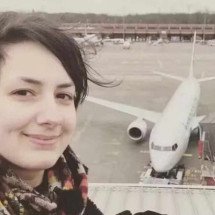 Mulher que namorou avião por 9 anos anuncia término: "Ainda somos amigos" - Redes Sociais/Reprodução