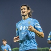 Botafogo buscou Cavani antes de jogador ir para Boca Juniors  -  (crédito: LUIS ROBAYO/AFP via Getty Images)