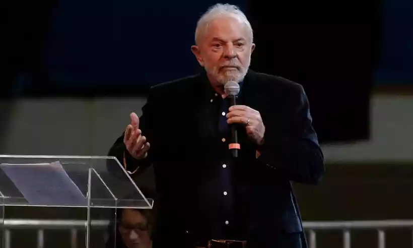 Lula a apoiadores de privatização da Petrobras: 'Imbecis' - Miguel Schincariol/AFP