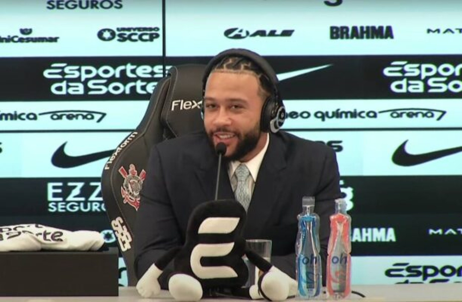 Diretor do Corinthians confirma cláusula no contrato de Memphis em caso de rebaixamento