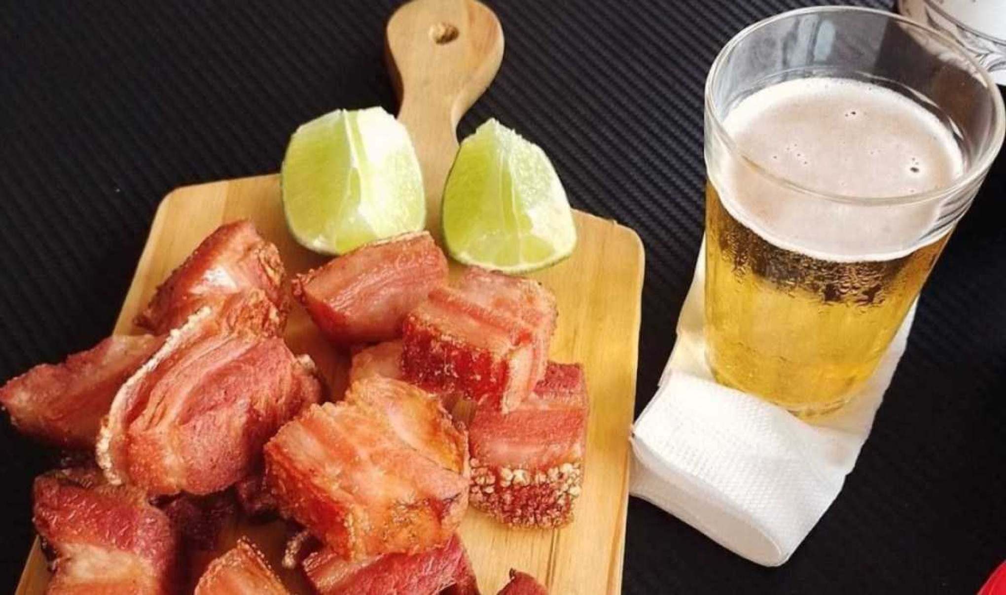 No Sô Bar, a cerveja nunca é pouca e o gelo nunca é demais -  (crédito: Instagram/Reprodução)