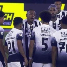 Jogadores de Botafogo e Corinthians conversam sobre possibilidade de duelo no Nilton Santos -  (crédito: Foto: Reprodução/SporTV)