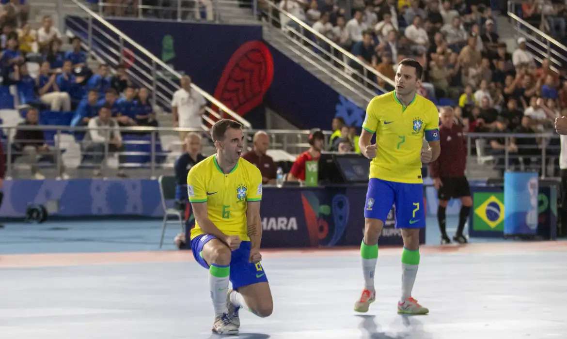 Brasil goleia Cuba na estreia na Copa do Mundo de futsal: 10 a 0 -  (crédito: EBC)