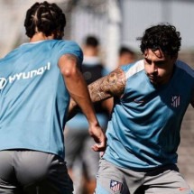 Jogadores do Atlético de Madrid durante treinamento da equipe -  (crédito: Foto: Divulgação/ Atlético de Madrid)