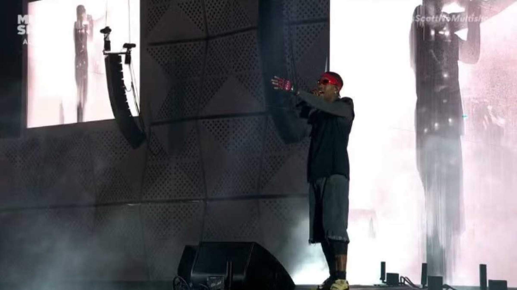 Travis Scott canta a mesma música cinco vezes no Rock in Rio