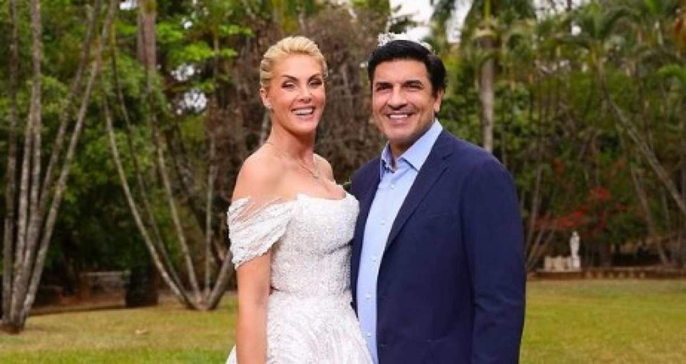 Ana Hickmann sela noivado com Edu Guedes usando vestido com 100 mil pérolas