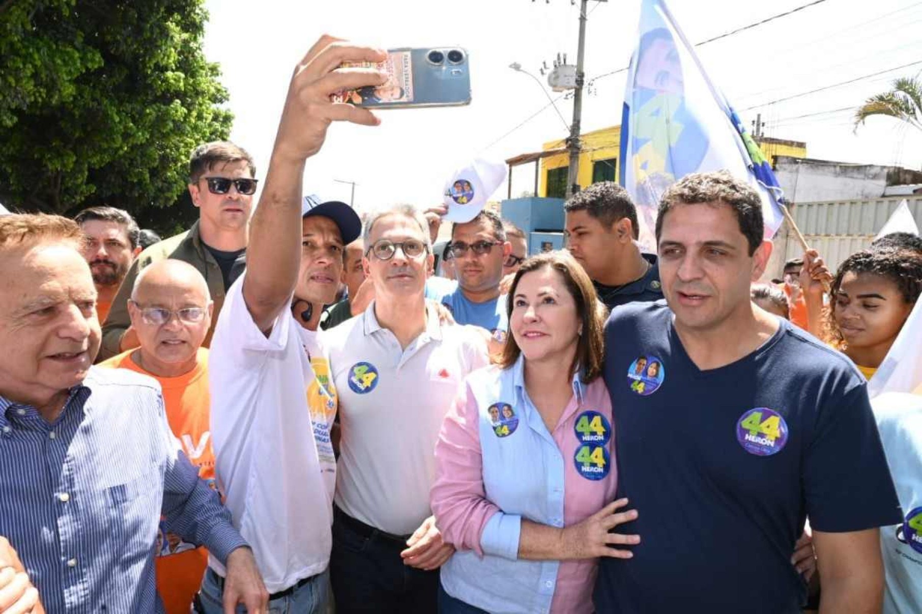 Zema entra na campanha eleitoral pedindo voto em Betim