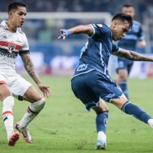 Marlon e Igor Vinícius travam duelo no Mineirão -  (crédito: Foto: Gustavo Aleixo/Cruzeiro)