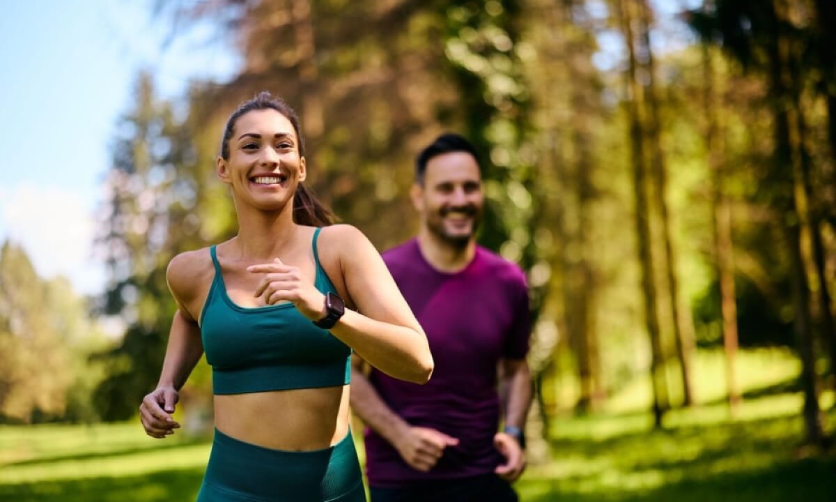 Manter uma rotina de exercícios pode ajudar na prevenção da trombose (Imagem: Drazen Zigic | Shutterstock) -  (crédito: EdiCase)