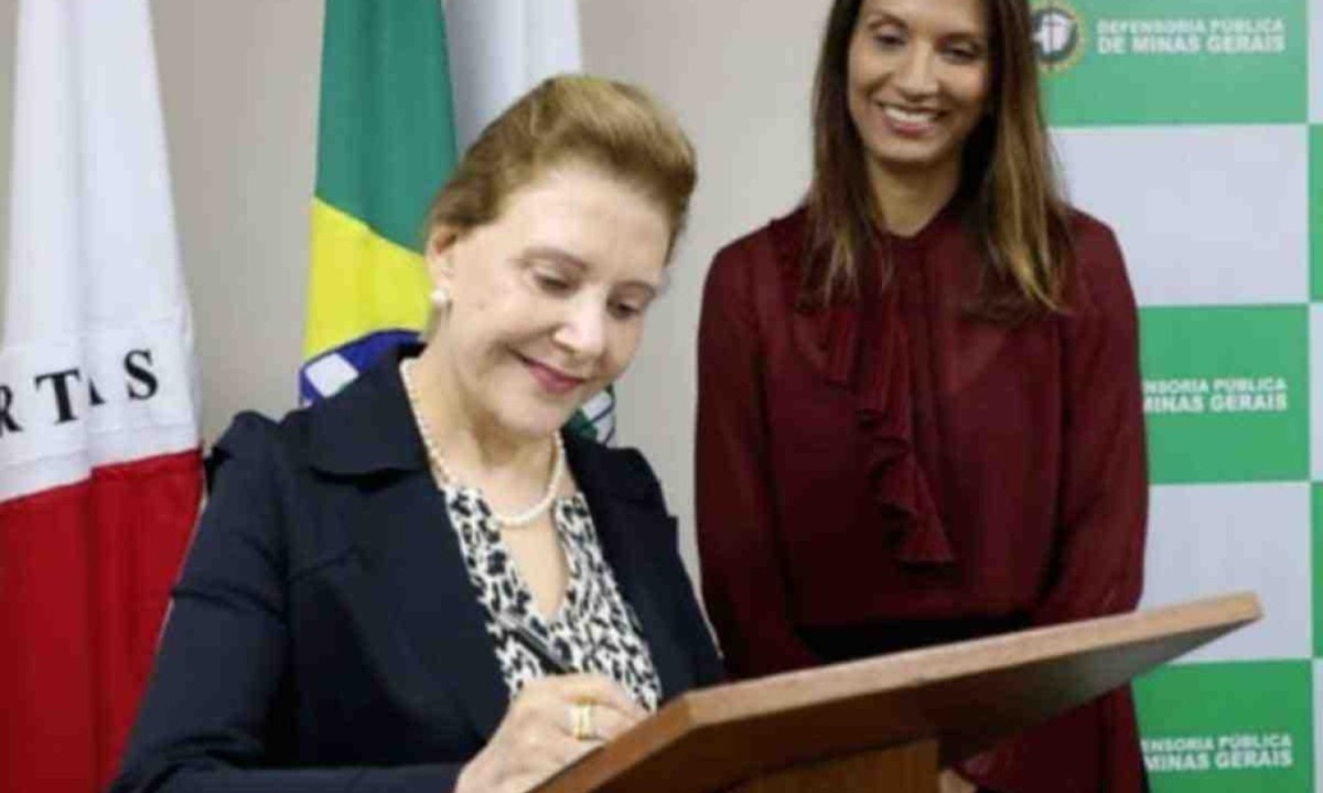 Desembargadora Denise Alves Horta, presidente do TRT-3, e Raquel Gomes Dias, defensora pública-geral de Minas Gerais -  (crédito:  Divulgação)