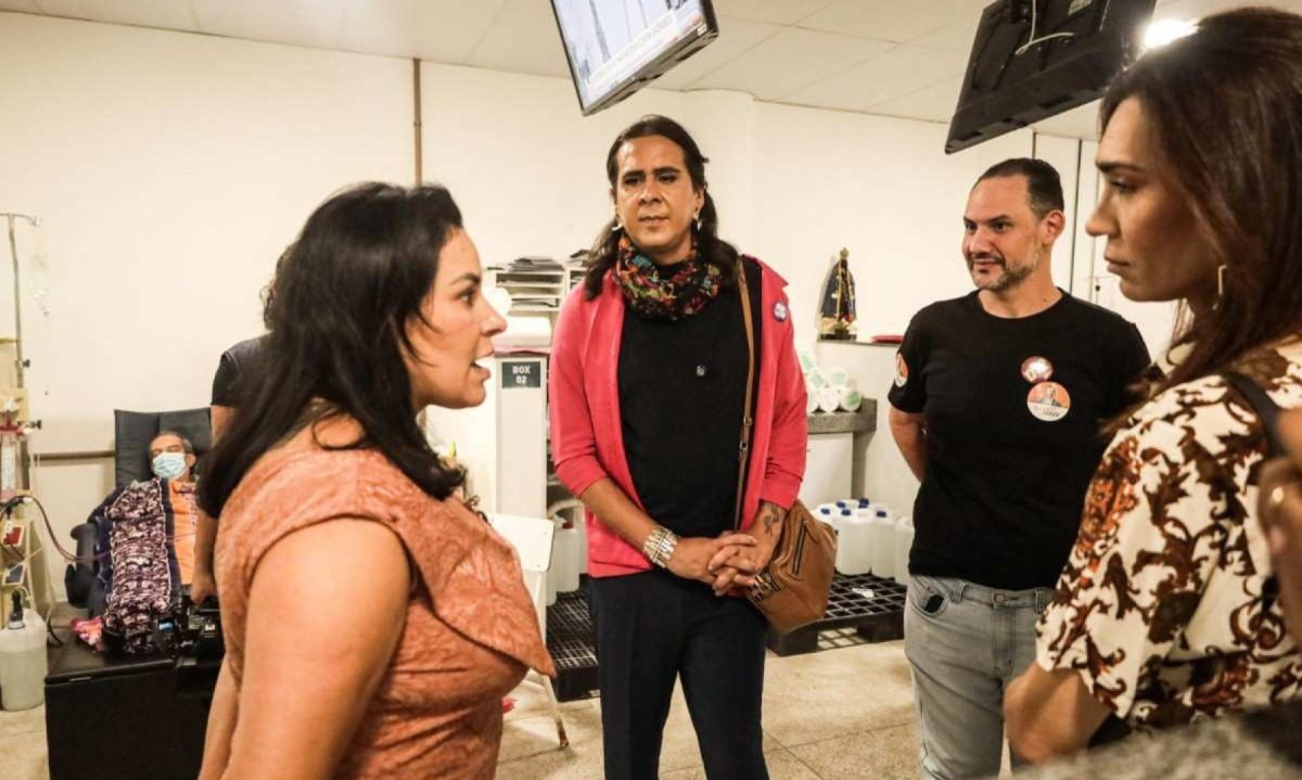 Duda visita hospital em BH -  (crédito: DIVULGAÇÃO)