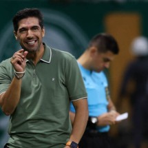  O t..cnico Abel Ferreira, da SE Palmeiras, em jogo contra a eqiupe do Crici..ma EC, durante partida v..lida pela vig..sima sexta rodada, do Campeonato Brasileiro, S..rie A, na arena Allianz Parque. (Foto: Cesar Greco/Palmeiras/by Canon)
     -  (crédito:  CESAR GRECO)