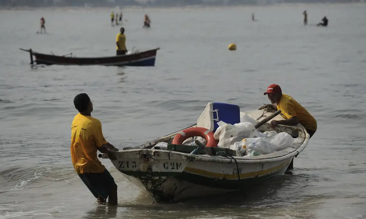 Mutirão de ativistas abre festival sobre oceanos em São Paulo -  (crédito: EBC)