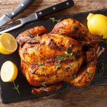 Frango assado simples (Imagem: AS Foodstudio | Shutterstock) -  (crédito: EdiCase)