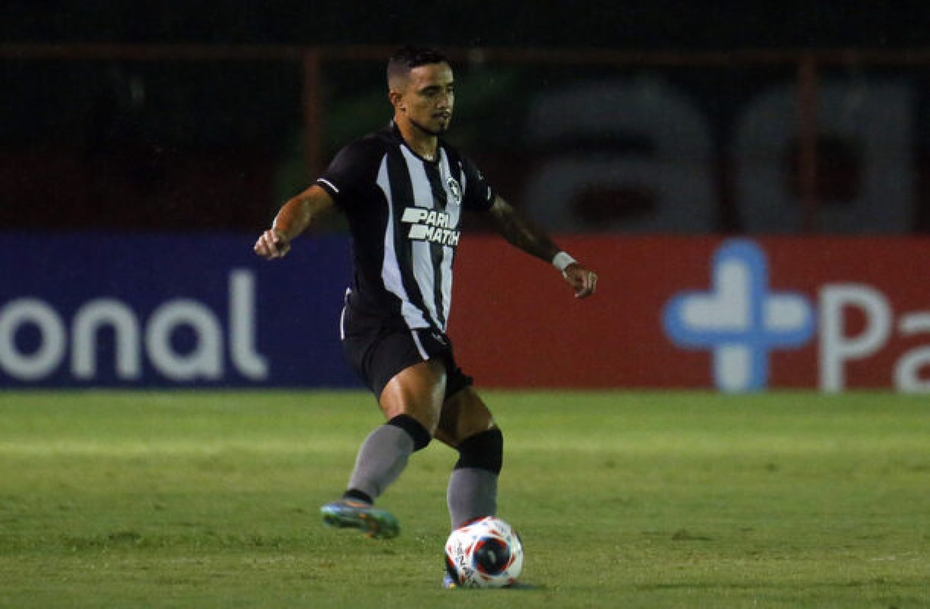 Rafael, do Botafogo, busca recuperação para se despedir antes de aposentar