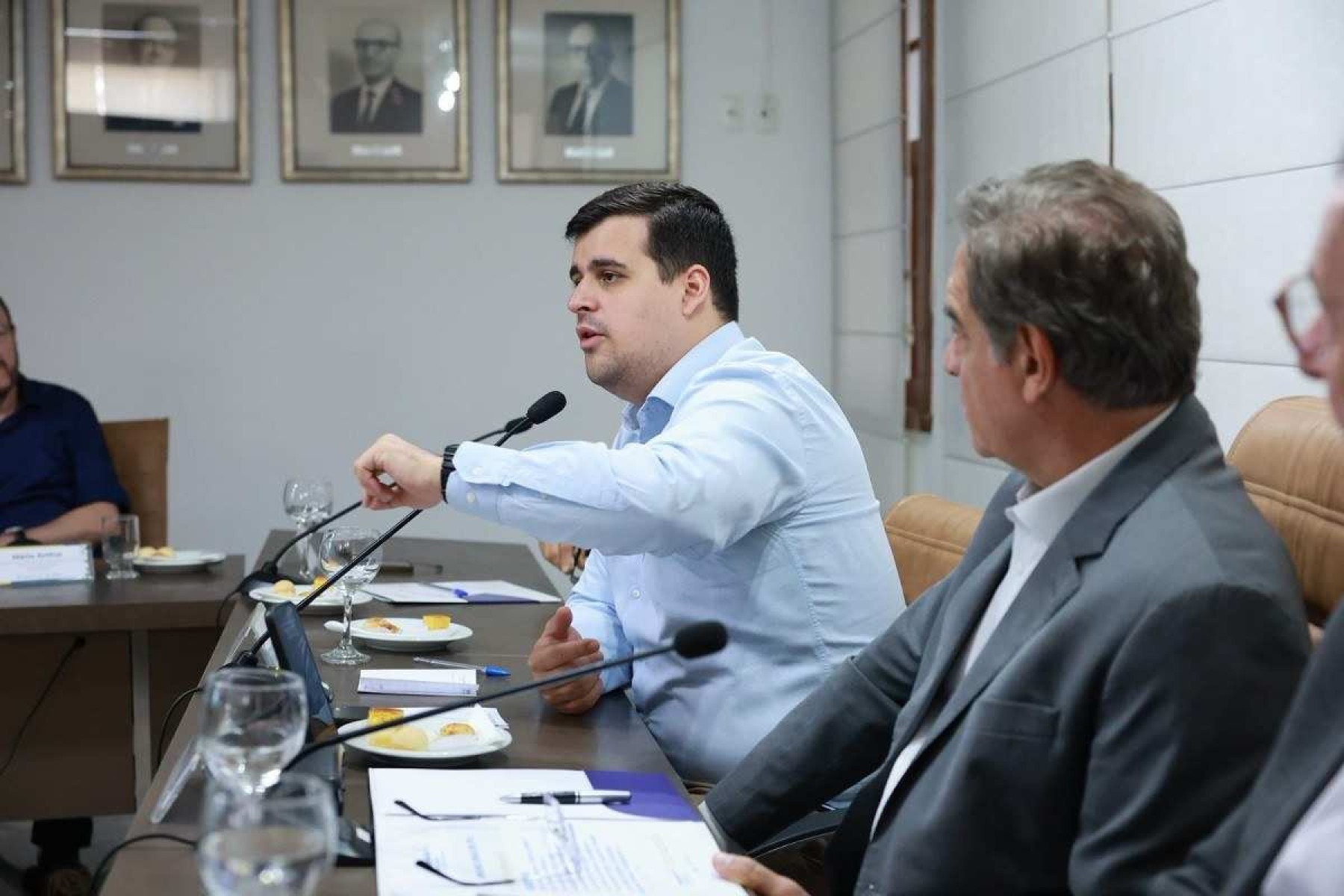 Durante o evento, Engler prometeu um código de posturas mais flexível para os comerciantes -  (crédito: Lucas Mendes/Divulgação)