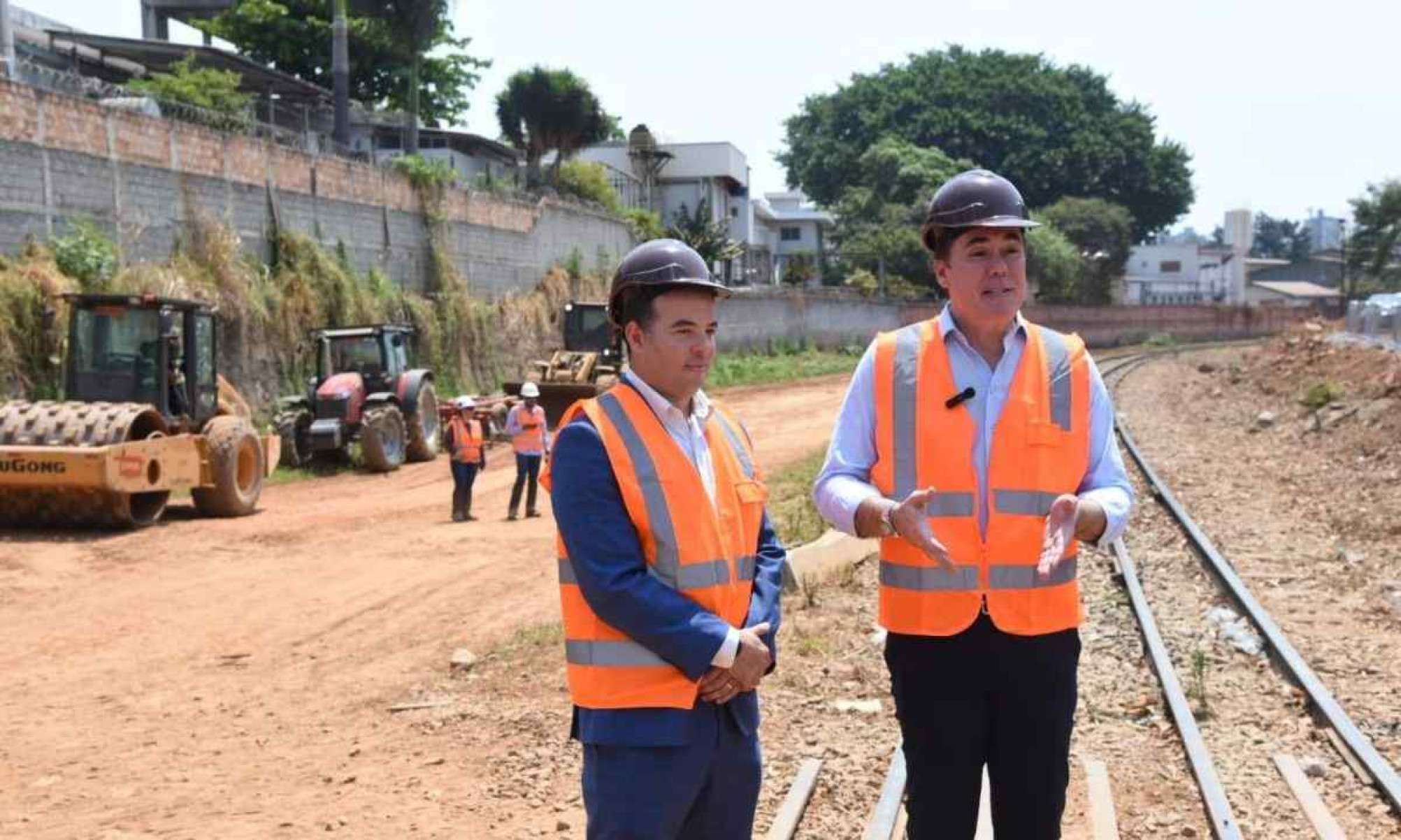 Secretário de Estado de Infraestrutura, Mobilidade e Parcerias, Pedro Bruno e Secretário Nacional de Mobilidade Urbana do Ministério das Cidades, Denis Eduardo Andia.