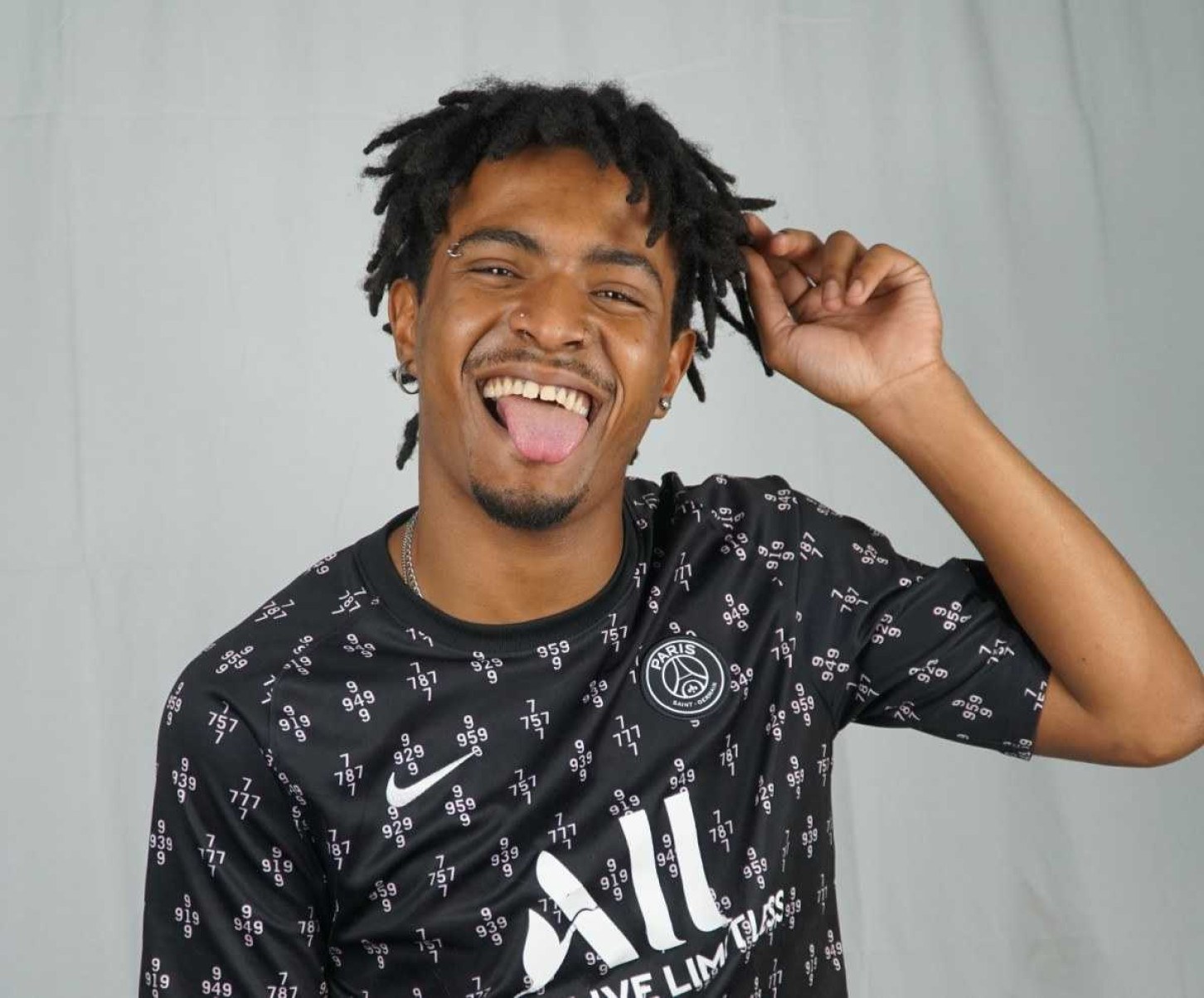  Vinijoe, talento do Aglomerado da Serra, lança o rap samba 'Pra somar'