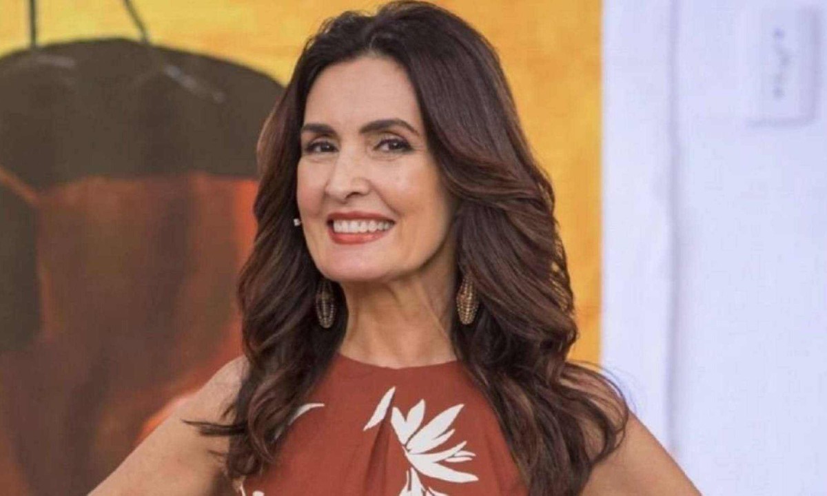 Fátima Bernardes esteve ao lado de Eliana, contratada da TV Globo, e Celso Portiolli na apresentação da 27ª edição do Teleton, na sexta-feira (08/11) -  (crédito: Rede Globo/Divulgação)