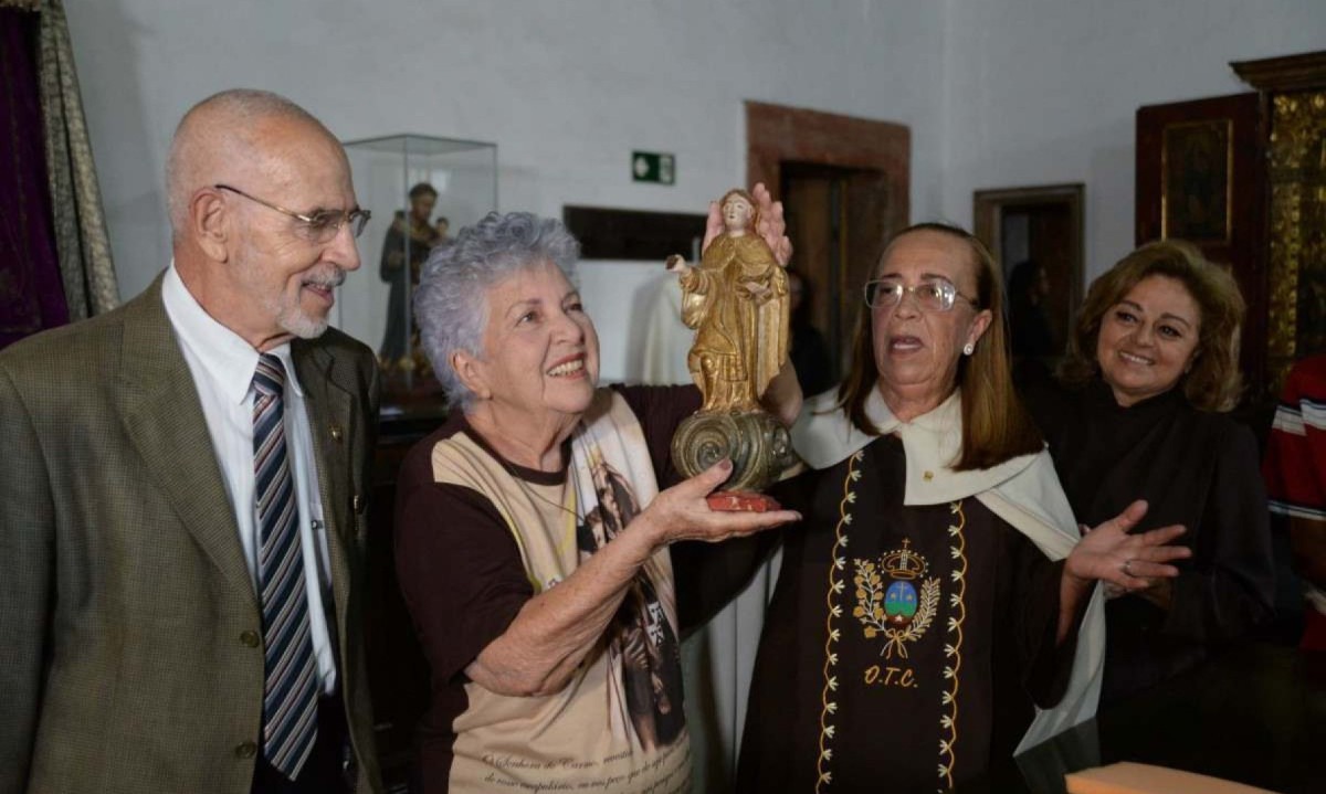 Moradores festejam retorno de imagem em Sabará -  (crédito:  TÚLIO SANTOS/EM/D.A PRESS)