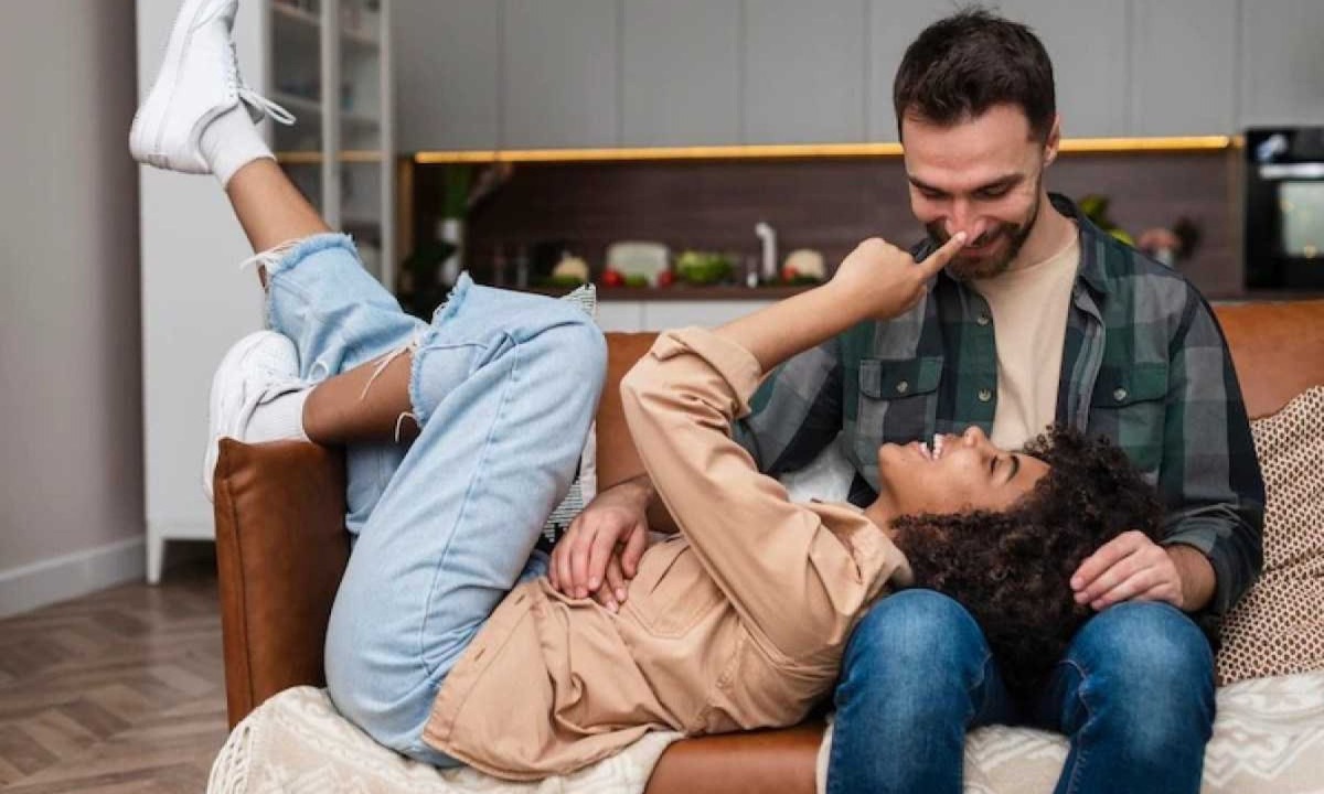 Pesquisa feita em vários países e revela qual melhor momento da semana é o preferido para fazer sexo -  (crédito: Divulgação)