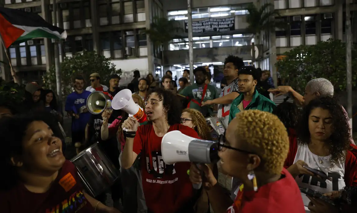 Justiça determina que estudantes desocupem a Uerj  -  (crédito: EBC)