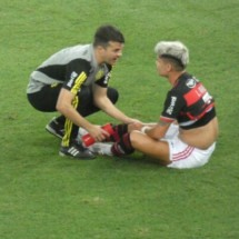 Luiz Araújo deixou os gramados aos 15' do empate entre Flamengo e Vasco, pelo Brasileirão -  (crédito: Foto: Lucas Bayer/Jogada 10)