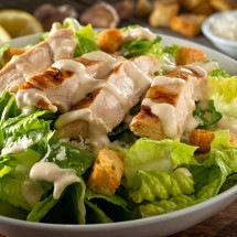 Salada caesar (Imagem: Foodio | Shutterstock) -  (crédito: EdiCase)