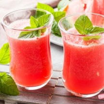 Suco de melancia com hortelã (Imagem: Elenglush | Shutterstock) -  (crédito: EdiCase)