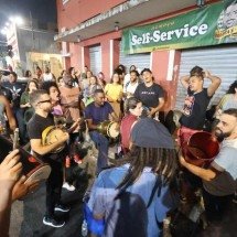 Clientes se unem para protestar contra interdição de bar no Santa Tereza - Marcos Vieira/EM/D.A Press