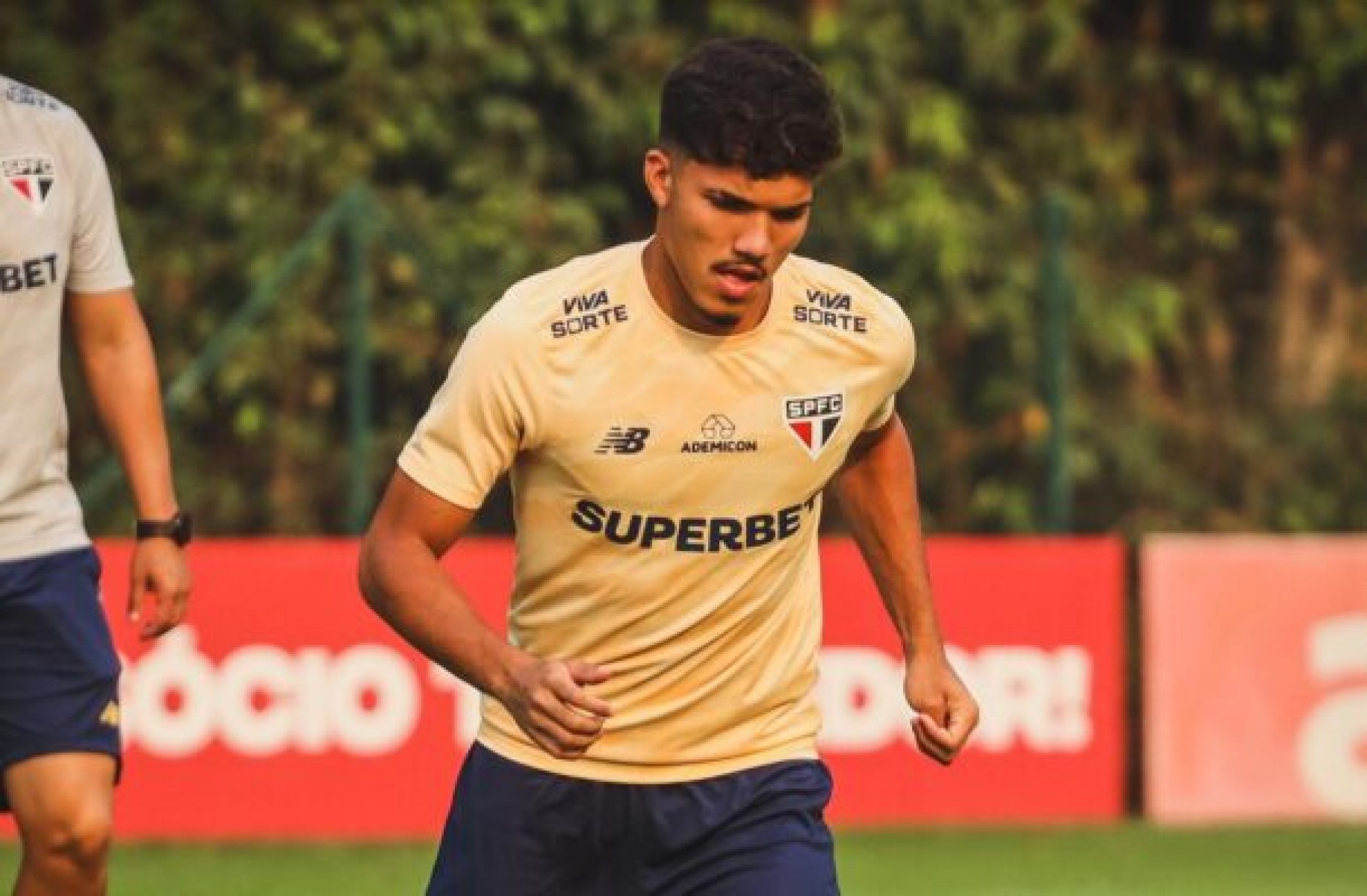 São Paulo treina com William Gomes no time titular. Veja provável equipe