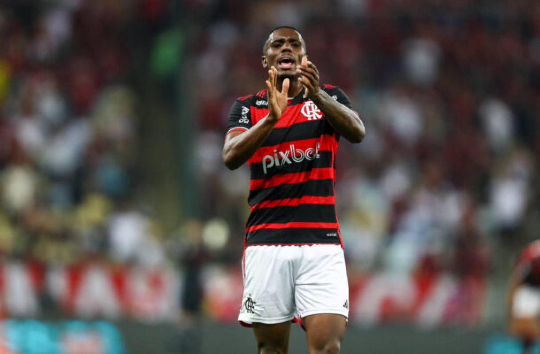 Clubes europeus demonstram interesse por promessa do Flamengo