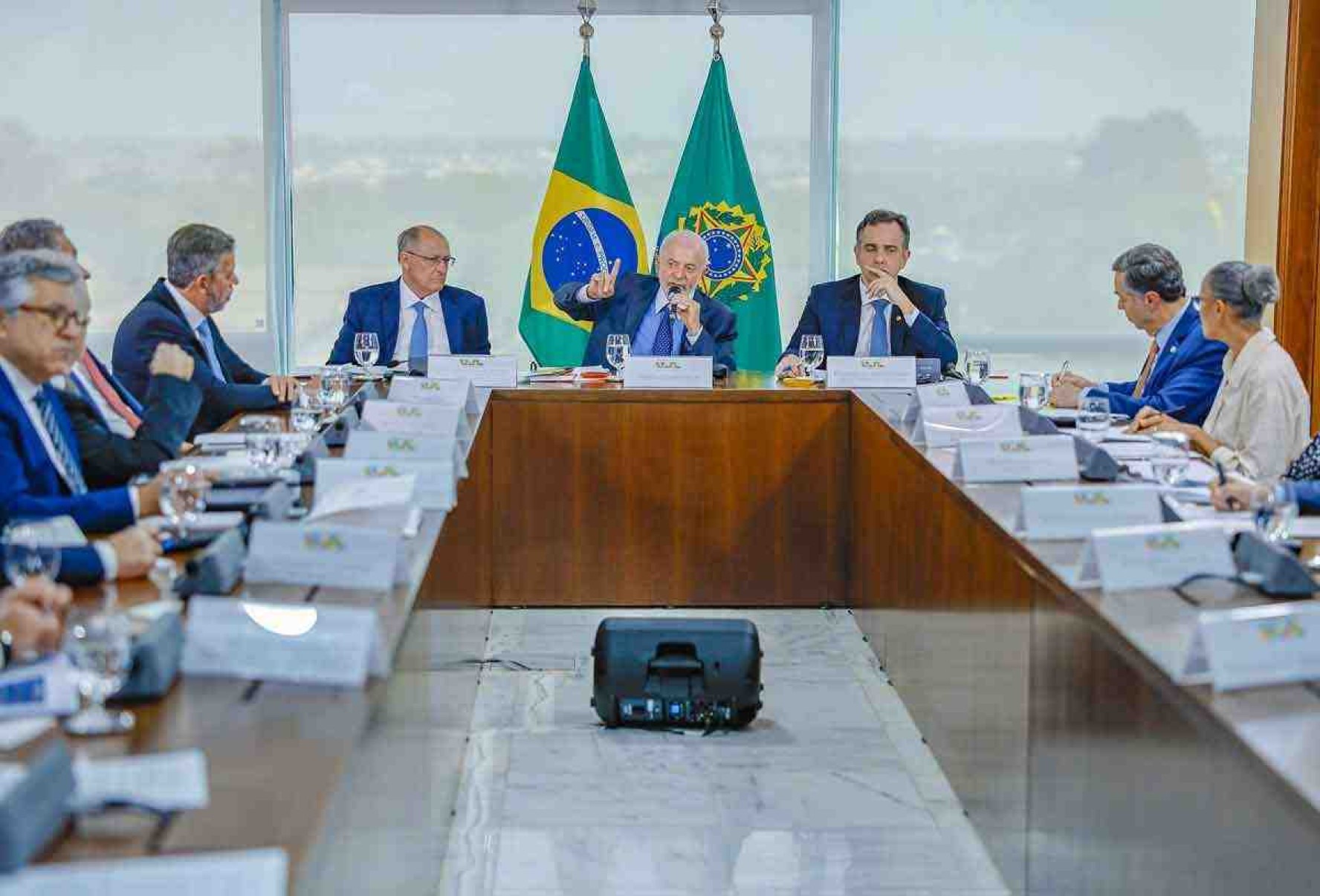 Cuide do meio ambiente antes de cobrar outros países