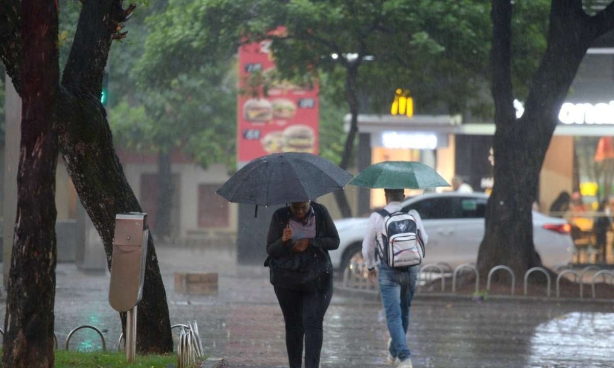 Choveu, mas Belo Horizonte n&atilde;o registrou precipita&ccedil;&otilde;es em mais da metade das regionais -  (crédito: Credito: Tulio Santos/EM/D.A.Press)