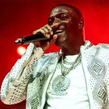 WebStories: Rapper Akon, que ‘lançou’ Lady Gaga e animou festa do BBB, é atração no Rock in Rio