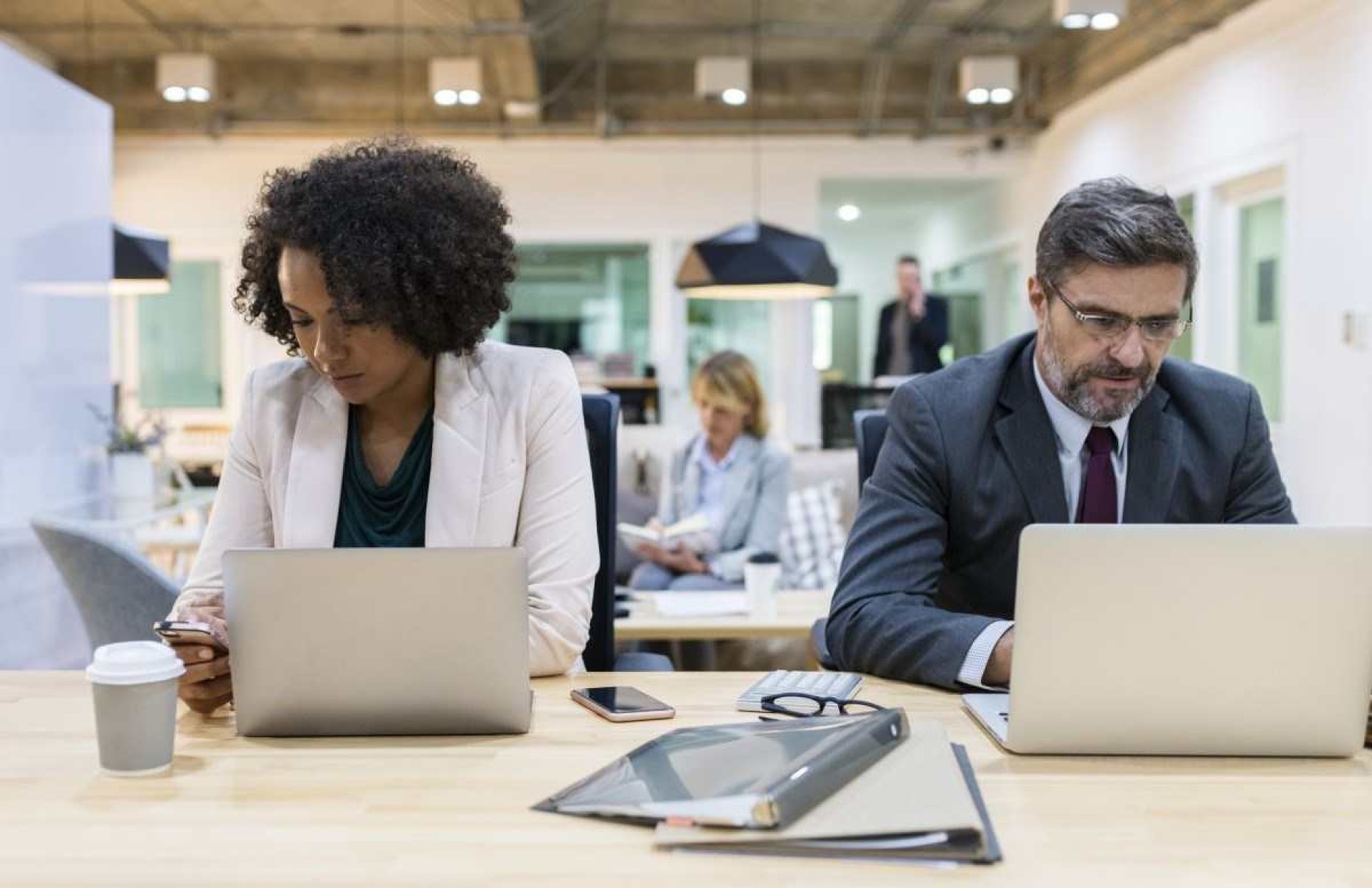 Disparidade salarial cresce, e mulheres ganham 20,7% menos do que homens no Brasil