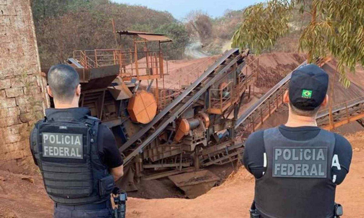 GASMIG denunciou risco de explosão em área de exploração ilegal de minério de ferro -  (crédito: Reprodução/Polícia Federal)