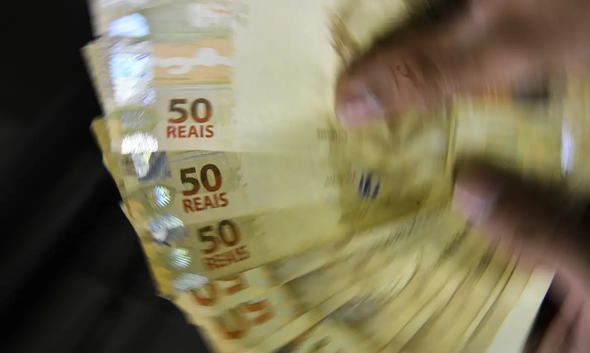 Com R$ 201,6 bi em agosto, arrecadação federal volta a bater recorde -  (crédito: EBC)