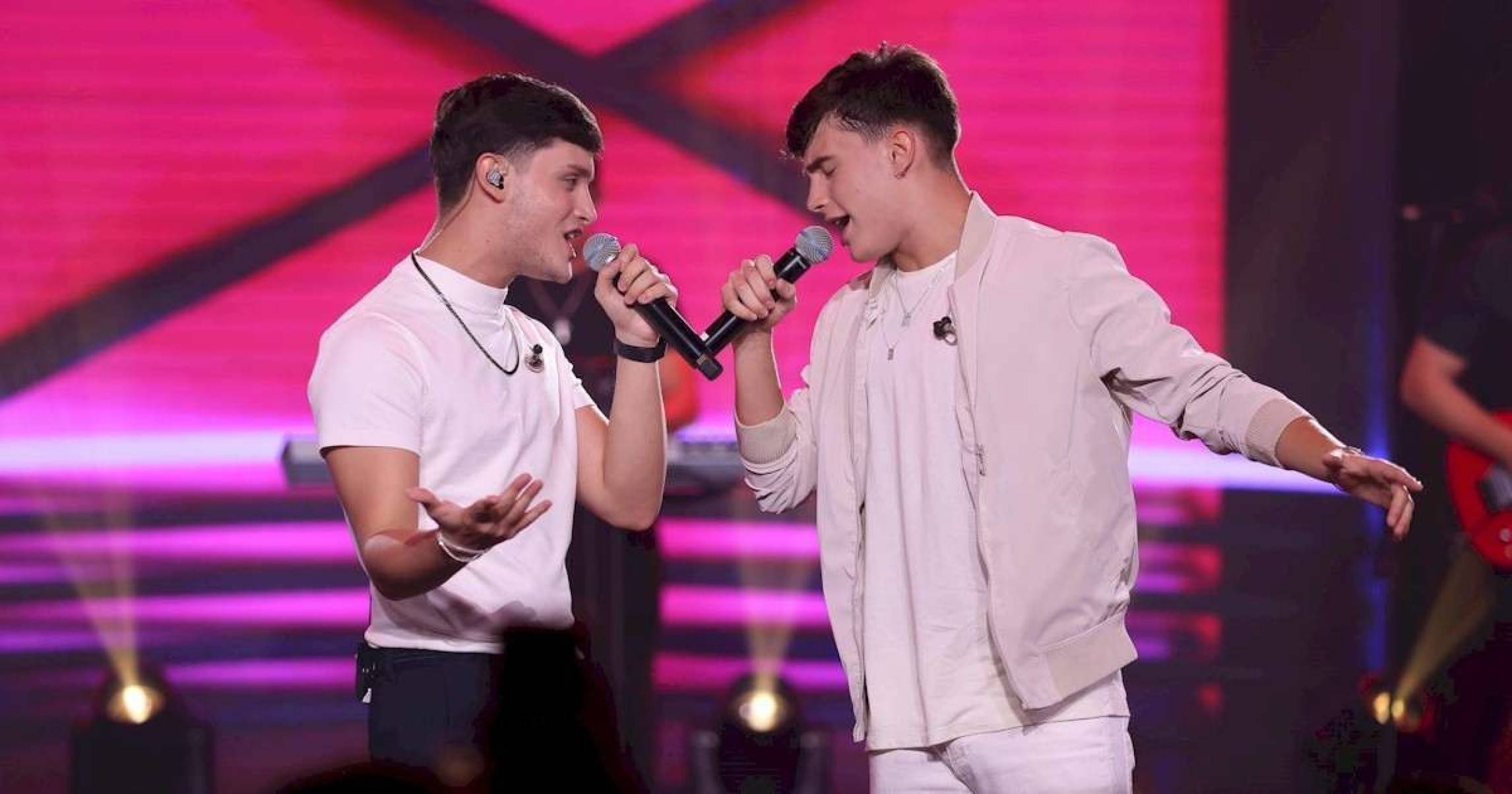 Dupla João Pedro e Fellipe se apresentam no palco da Tim, no Rock in Rio -  (crédito: Rubens Cerqueira)