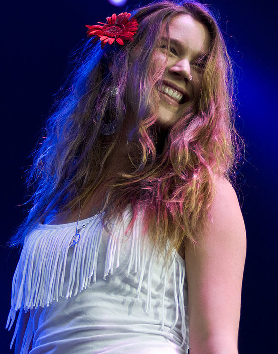 Depois de se apresentar no festival The Town, em setembro de 2023, a cantora britânica Joss Stone é atração em 19 de setembro no Palco Mundo do Rock in Rio, a partir das 19h.  -  (crédito: wikimedia commons Benoît Derrier)