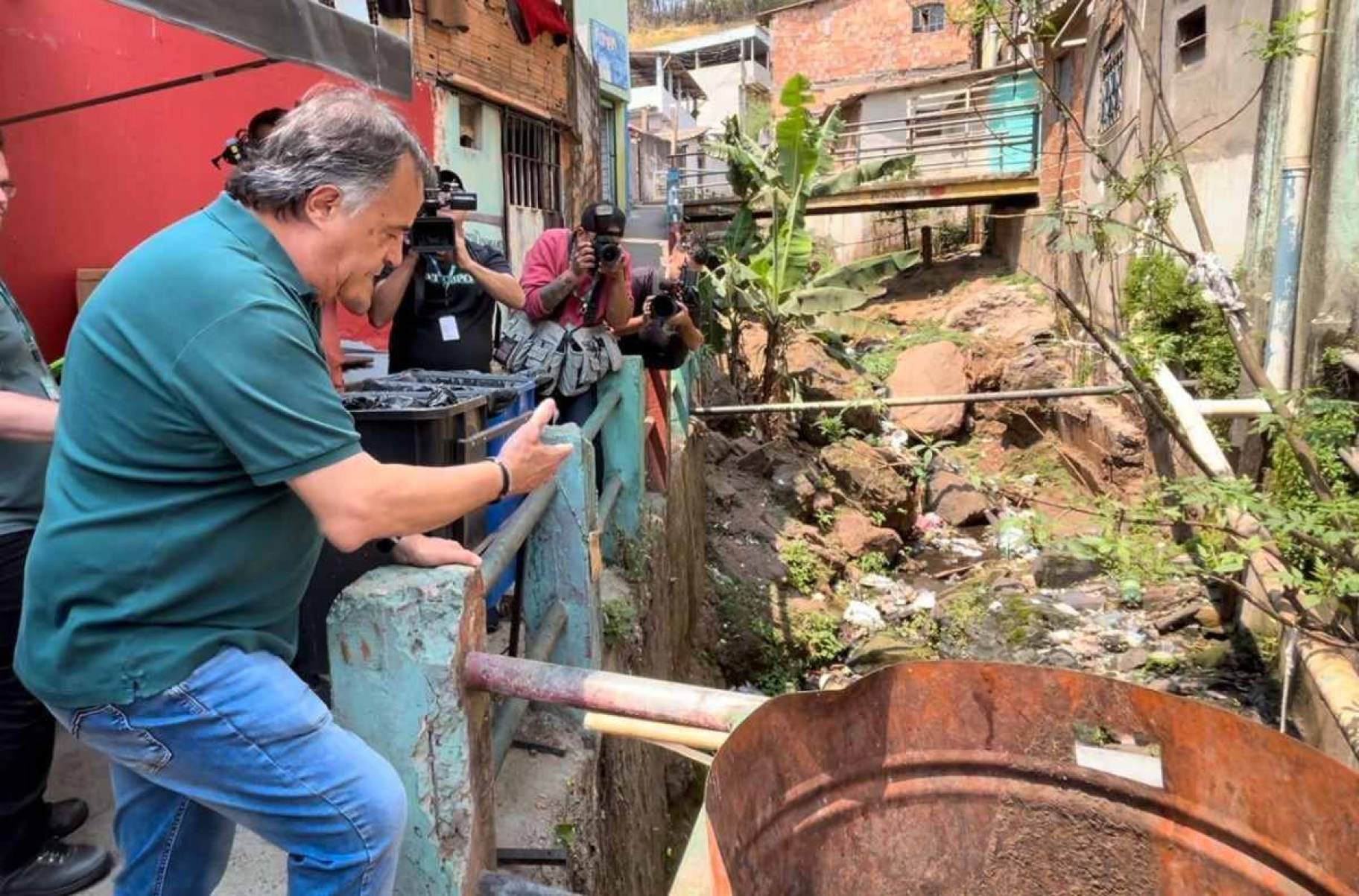 Acompanhado de Kalil, Tramonte promete melhorias para vilas e favelas