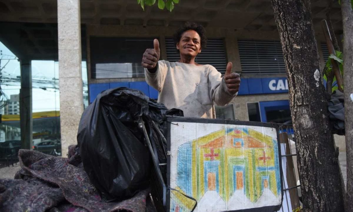 A ideia de pintar nasceu depois que ele leu um livro de autoajuda -  (crédito: Gladyston Rodrigues/EM/D.A. Press. Brasil. Belo Horizonte-MG)