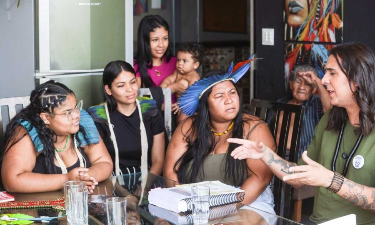 Duda Salabert se reuniu com representantes de comunidade indígena atingidos pelos rejeitos da barragem de Brumadinho -  (crédito: Cadu Passos/Campanha Duda Salabert)