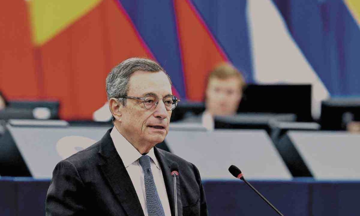 O ex-presidente do BC Europeu, Mario Draghi alertou para as mudanças em curso no mundo

  -  (crédito: Frederick Florin/AFP)