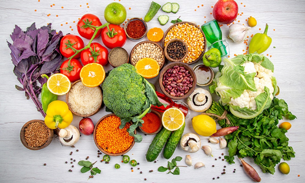 Portanto, uma grande parte dos alimentos consumidos pelas pessoas depende da polinização das abelhas.  -  (crédito: Imagem Freepik)