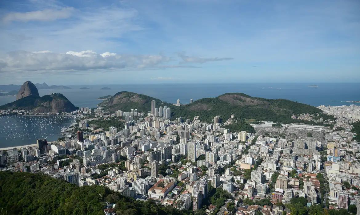 Caixa Econômica vai leiloar mais de 500 imóveis -  (crédito: EBC - Economia)