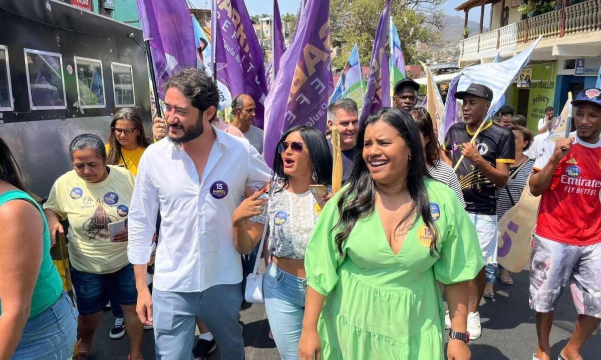 Gabriel Azevedo (MDB) participou neste s&aacute;bado (21/9) de uma caminhada no bairro Pomp&eacute;ia, Regi&atilde;o Leste de BH -  (crédito: Divulga&ccedil;&atilde;o)