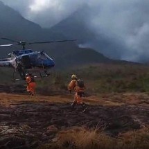 Luta contra incêndios tem 119 combatentes na linha de fogo em Minas - Reprodução/CBMMG