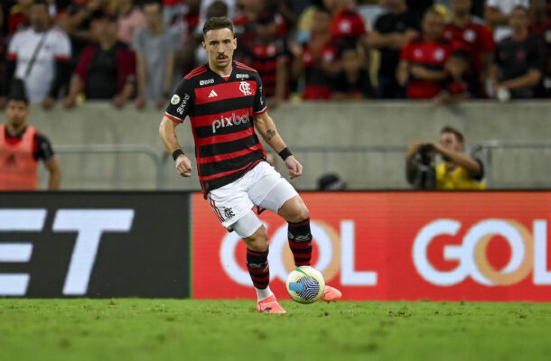 Quatro jogadores do Flamengo estão na pré-lista de Dorival. Léo Ortiz é novidade